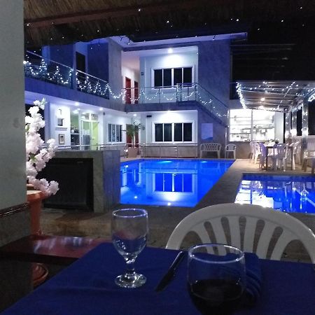 Ocean Breeze Resort Toledo 外观 照片