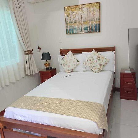 Ocean Breeze Resort Toledo 外观 照片
