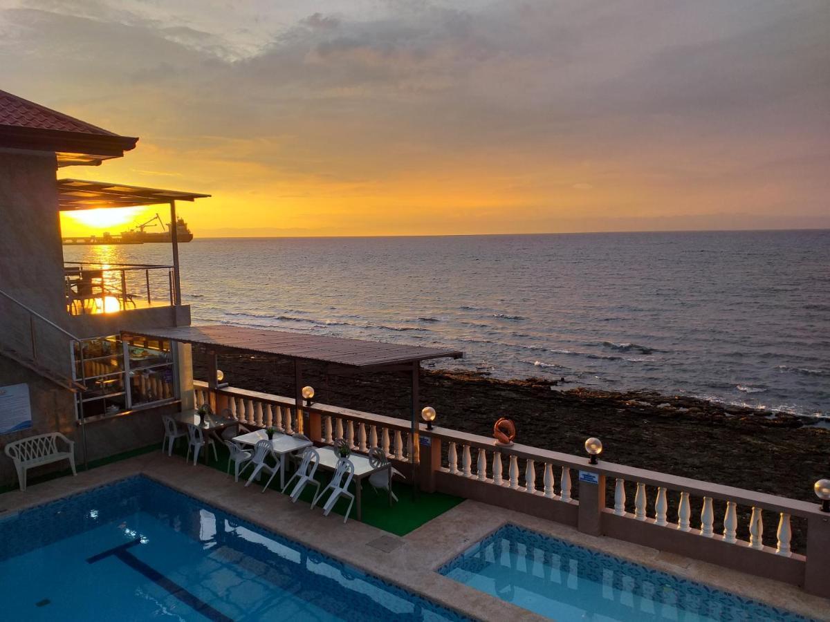 Ocean Breeze Resort Toledo 外观 照片