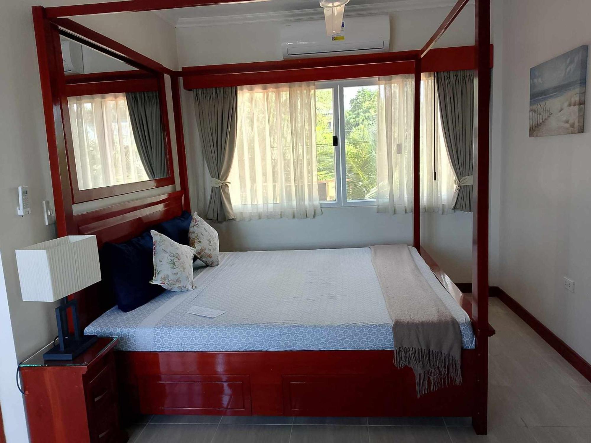 Ocean Breeze Resort Toledo 外观 照片