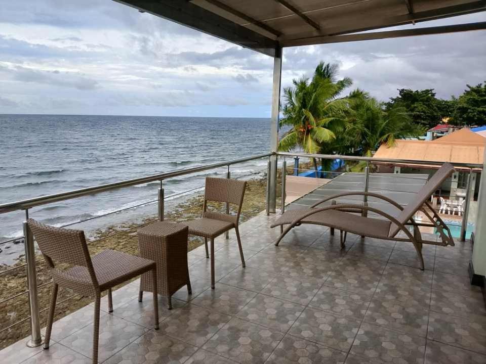 Ocean Breeze Resort Toledo 外观 照片
