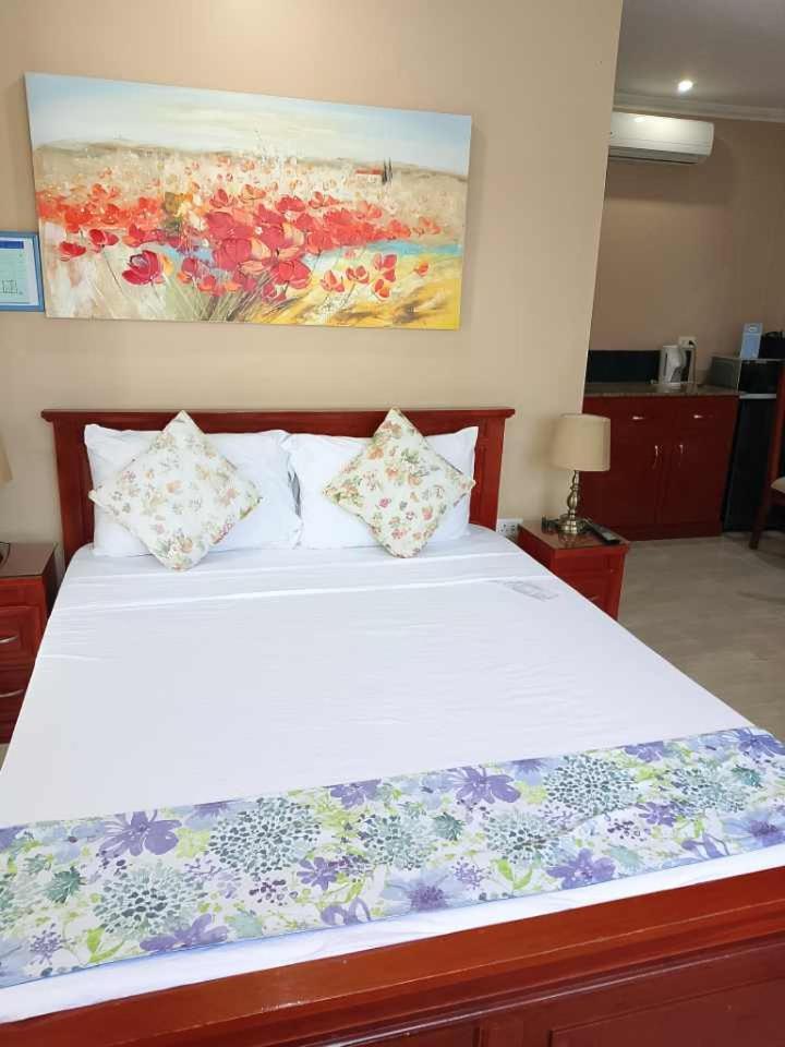 Ocean Breeze Resort Toledo 外观 照片