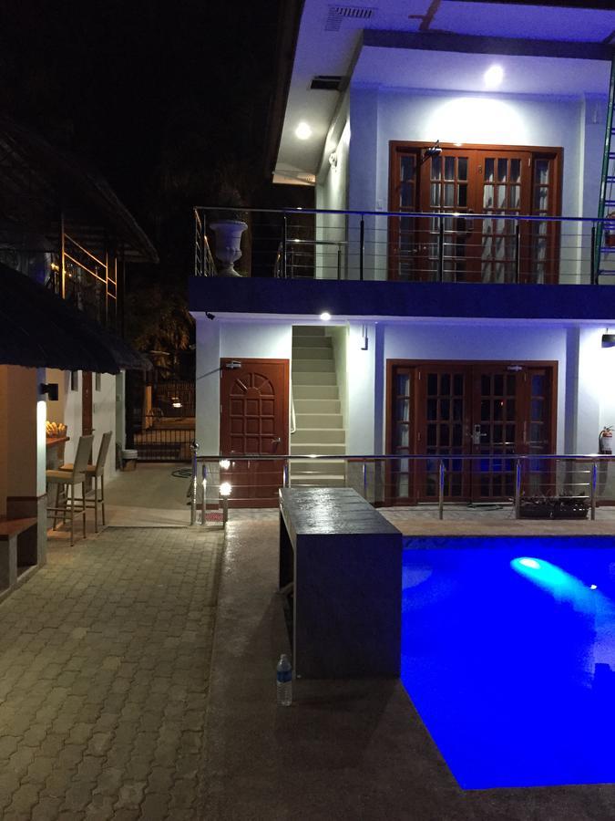Ocean Breeze Resort Toledo 外观 照片