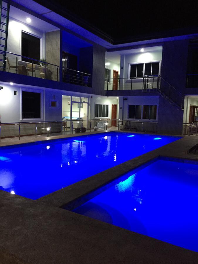 Ocean Breeze Resort Toledo 外观 照片